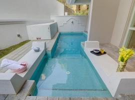 ChitChat Villa, 3BHK Private Pool with Caretaker, Baga, hotel v destinaci Arpora