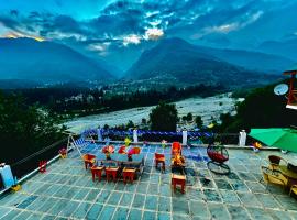 Hotel Hollywood Manali - Scenic River & Mountain View With Premium Rooms Near Mall Road, khách sạn 4 sao ở Manāli