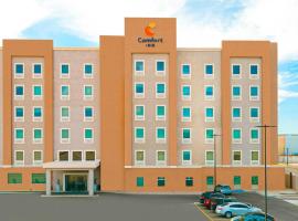 Comfort Inn Ciudad Juarez، فندق مع موقف سيارات في سيوداد خواريز