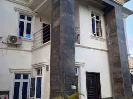 Tastefully furnished 4bedrooms Guzape with pool, hotel en Abuja