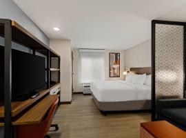 Everhome Suites Portsmouth - Newington, self catering accommodation in Newington