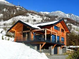 Chalet neuf, Jacuzzi, piscine privée mai-sept, pétanque, proche Paradiski
