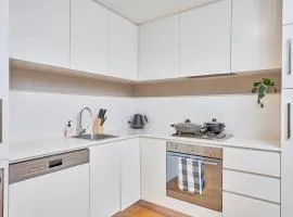 Macquarie Cozy Nest 2BR Train Shopping