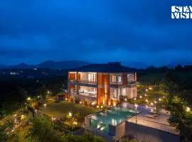 StayVista at Villa Eden Crest with Bonfire, Pool & Mountain View