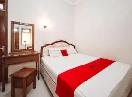 RedDoorz Hotel Tejomoyo Near Bukit Sekipan Tawangmangu