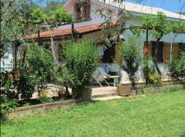 Zephyr Guest House, hotel di Lefokastro