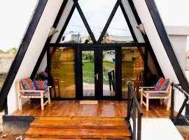 A-Frame Eco Cabin with WiFi and AC 10min to Nungwi Beach