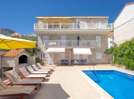 볼에 위치한 호텔 Apartmani Bezmalinović