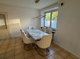 Ferienhaus am Rhein mit Whirlpool und Sauna, vila v destinaci Götterswickerhamm