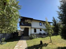 Къща за гости Сияйна Зора, villa in Plachkovtsi