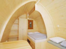 Traumhaftes Bungalow mit Seesicht - ohne privates WC und aktuell ohne Terrasse, glamping v destin&aacute;cii Alpnach