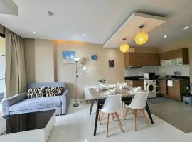 Cozy 2 bedrooms walk to beach