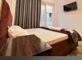 Hotel Golden Majestic, hotel v destinaci Prayagraj