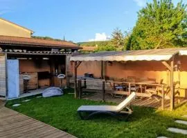 La maison de Claude avec terrasse et piscine