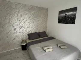 Golding Lux