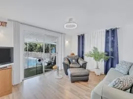 Tranquil Pool Home in Hollywood Close to Beach Airport
