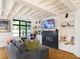 Spacious 4 Bedroom House by Oxford Train Station