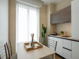 Duomo Apartments B Home - Cozy Two Bedrooms & Bathroom