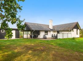 7 person holiday home in Knebel-By Traum, hotel a Knebel