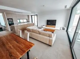 Fee4me Exclusive Villa with Pool and Parking