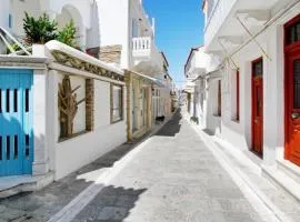 Chora Sea Nest, 2-BDR Flat in Andros Town
