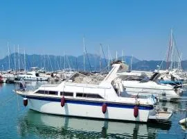 Salerno B&B on Boat Poetica