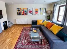 Stylish Stratford upon Avon Stay - Gated Parking - Sleeps 6