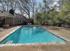 Cheerful 3 bedroom home with a sauna and summer pool