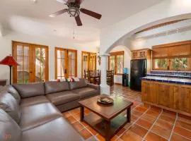 FN 397 Oceanview Escape with Rooftop Terrace & Mountain