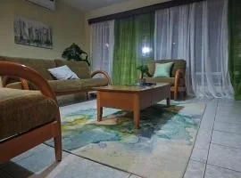 Cozy 2 Bedroom Apartment