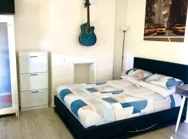 Studio flat in central London