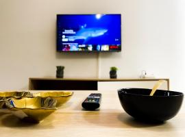 Cozy equipped apartment near train station facing Hilton luxury comfort, ξενοδοχείο στην Ταγγέρη