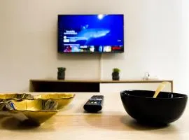 Cozy equipped apartment near train station facing Hilton luxury comfort