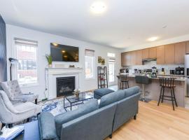 Brand New 7beds-kingbedsfamilysleep15playtable, отель в Милтоне