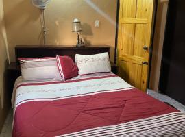 Safety and Serenity, hotel i Runaway Bay