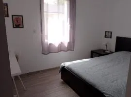 Chambre avec salle de bain et WC privés