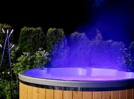 Trasą S7 w 2h z Warszawy i Gdanska, Jadamowo holidaymazury, jacuzzi, jezioro