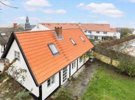 5561-Gudhjem-Kirkevej-8, hotel en Gudhjem