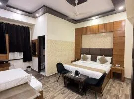 HOTEL S HOSPITALITY - Karol Bagh Metro & Ganga Ram Hospital