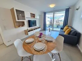 Relaxing 1 BR Flat with terrace and parking