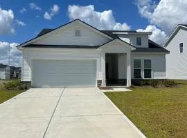 NEW HOUSE! 4BR Entire house Near Airport