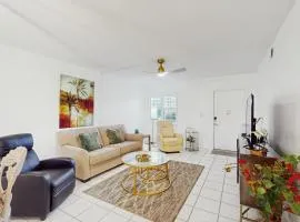 Palm Manor Condominiums