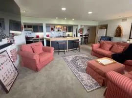 Admiralty (Downstairs)