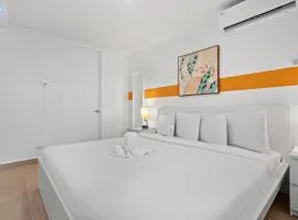 Waterside Flat With Garage And Easy Beach Access
