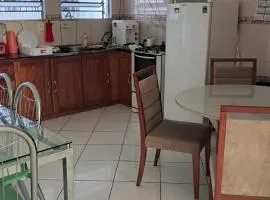 Casa aconchegante de 2 andares em bairro privilegiado de Belém