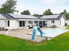 10-Person Home in Rødvig Stevns