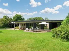 8 person holiday home in Asnæs