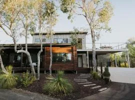 Palmiera Escape - Luxury, laid-back holiday home in Margaret River