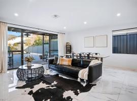Modern house 2 story 4brs 3bath, ξενοδοχείο σε Campbelltown