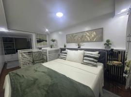 MisyEdz Suites Good for 2 near Clark, SNR,Malls, Airport, hotel in Mabalacat
